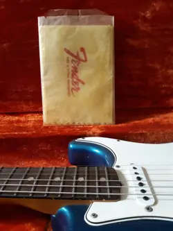 TELECASTERS STRATOCASTERS