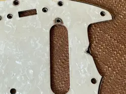 1964 1965 1966 1967 FENDER MUSTANG DUO SONIC GUITAR PEARLOID PICKGUARD