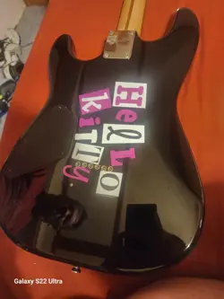 STRATOCASTER SQUIER HELLO