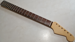 UNPLAYED FENDER AMERICAN ORIGINAL 60S STRATOCASTER GUITAR NECK NITRO BLEM