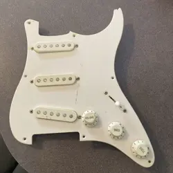 FENDER SQUIRE LOADED PICK GUARD