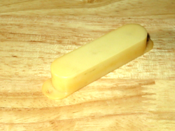 FENDER 1966 WHITE MUSTANG DUO SONIC OR MUSIC MASTER PICKUP COVER