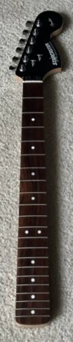 2010 FENDER STARCASTER STRATOCASTER ROSEWOOD NECK W/BLACK HEADSTOCK VERY GOOD!