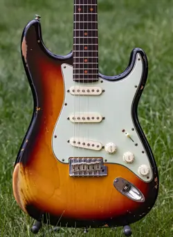 FENDER CUSTOM SHOP GT11 HEAVY RELIC STRATOCASTER - 3-TONE SUNBURST - SWEETWATER