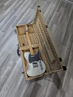 FENDER SQUIRE 40TH ANNIVERSARY TELECASTER RELIC ELECTRIC GUITAR W/ VINTAGE CASE