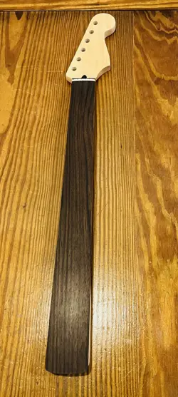 MITE STRATOCASTER FRETLESS