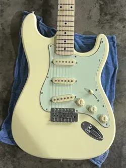 STRAT CUSTOM WIRED
