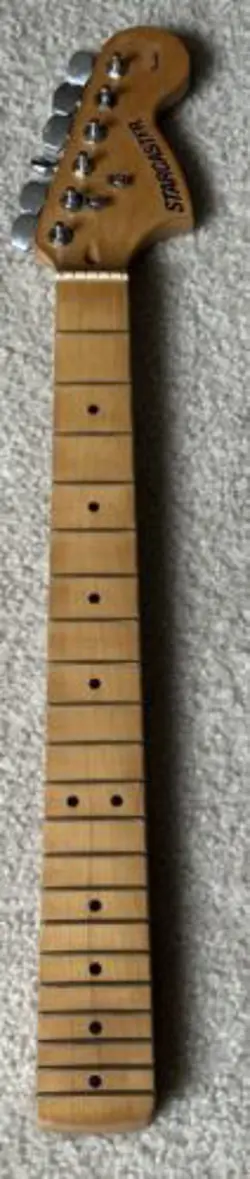 2003 MAPLE FENDER STARCASTER STRATOCASTER NECK 70'S STYLE HEADSTOCK VERY GOOD