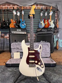 FENDER AMERICAN PROFESSIONAL II STRATOCASTER HSS OLYMPIC WHITE 2022 ELECTRIC