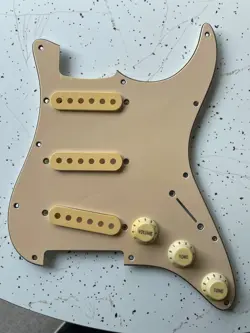 PICKGUARD NATURAL FADED