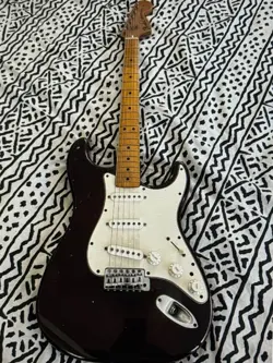 1972 FENDER STRATOCASTER ELECTRIC GUITAR MOCHA WITH HARD SHELL CASE
