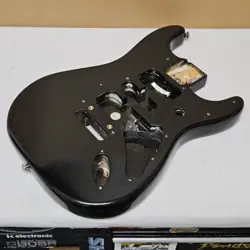 2001 FENDER AMERICAN STANDARD STRATOCASTER ALDER BODY BLACK - USA STRAT GUITAR