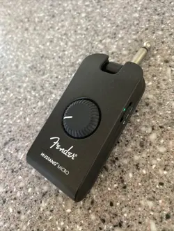 FENDER MUSTANG MICRO - GUITAR HEADPHONE AMPLIFIER