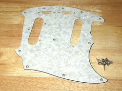 PEARLOID WHITE 3 PLY FENDER DUO SONIC OR MUSTANG PICKGUARD