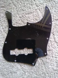BASS PICKGUARD NO