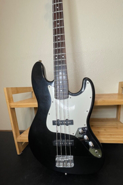 STANDARD SERIES BLACK/WHITE