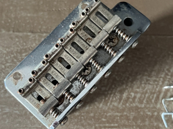 BLOCK TREMOLO BRIDGE