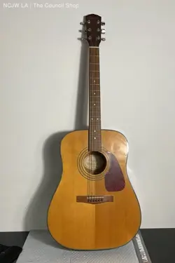 ACOUSTIC GUITAR DE-20S