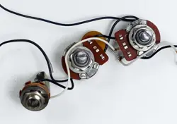 VINTAGE STRATOCASTER 1980