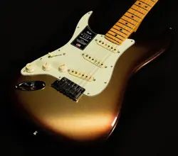 FENDER LEFT-HANDED AMERICAN ULTRA STRATOCASTER