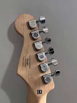 SQUIRE SONIC STRATOCASTER ELECTRIC GUITAR, RIGHT HANDED GUITAR WITH WHAMMY BAR