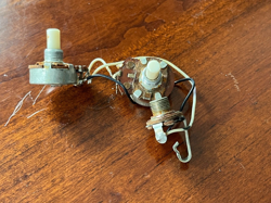 SET 1976 FENDER PRECISION BASS POTS HARNESS JACK