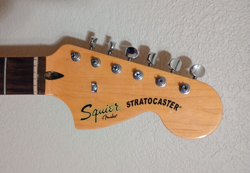 FENDER SQUIER CLASSIC VIBE 70S STRATOCASTER NECK + TUNERS STRAT