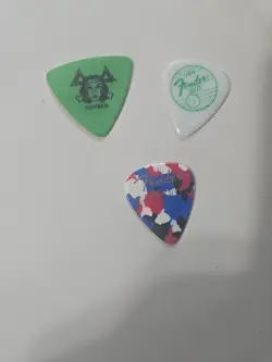 LOT OF 3 VINTAGE FENDER GUITAR PICKS