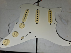 STRAT PICKUPS PREWIRED