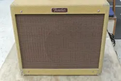 FENDER BLUES JUNIOR 120V GUITAR COMBO AMPLIFIER - LACQUERED TWEED