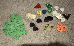 ASSORTED GUITAR PICKS