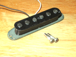 FENDER 1971 GREY BOTTOM MUSTANG DUO SONIC OR MUSIC MASTER NECK PICKUP