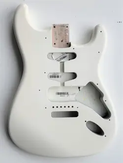 GENUINE FENDER AMERICAN PERFORMER ARCTIC WHITE STRATOCASTER BODY !!