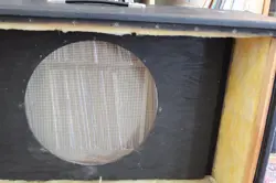 SPEAKER CABINET EMPTY
