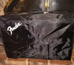 DELUXE REVERB AMPLIFIER