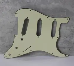 59 - 62 PICKGUARD REPLACEMENT FOR FENDER STRAT WIDE BEVEL - VINTAGE CREAM