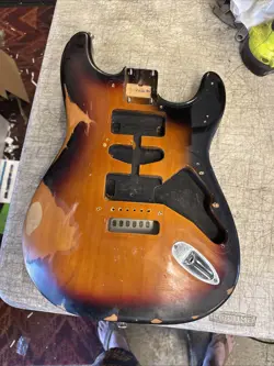 SUNBURST -LUTHIER