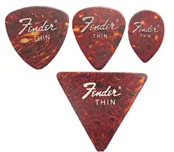 1970S -FENDER GUITAR