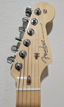 STRATOCASTER MAPLE CANDY