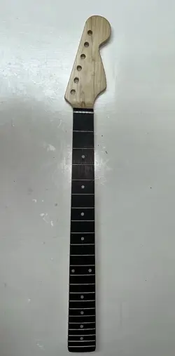 STRATOCASTER ROSEWOOD NECK