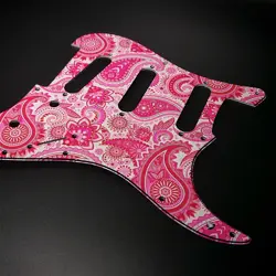 STRAT PICKGUARD PAISLEY
