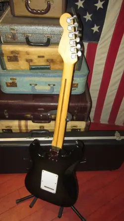 OWNED 1990 FENDER