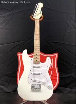 SQUIER BY FENDER MINI WHITE 6-STRING ELECTRIC GUITAR WITH CASE