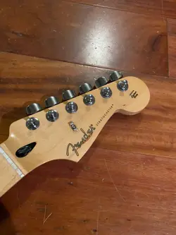 2023 FENDER PLAYER STRAT MAPLE NECK STRATOCASTER TUNERS 22 FRET 9.5