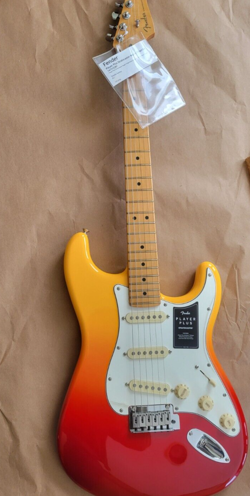 FENDER PLAYER PLUS STRATOCASTER ELECTRIC GUITAR - TEQUILA SUNRISE WITH MAPLE FINGERBOARD