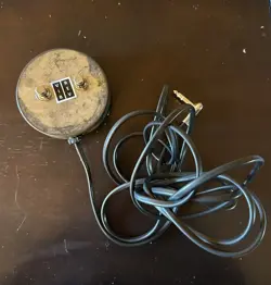 VIBRATO/REVERB FOOT