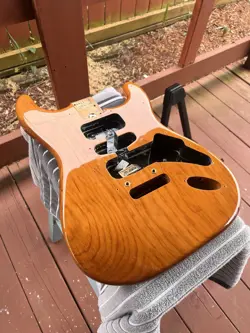 PINE STRATOCASTER BODY