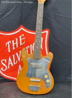 HANDED STRING WOODEN