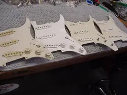 PICKGUARDS LOOK