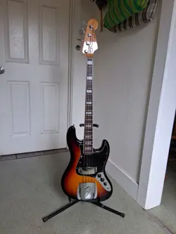 JAZZ BASS THREE